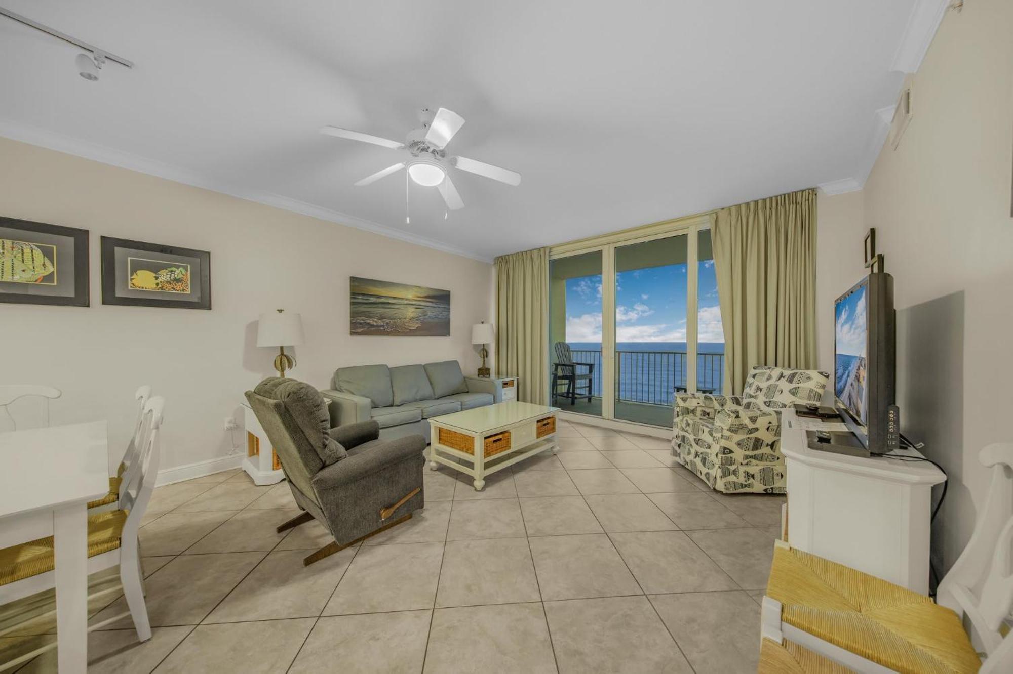 San Carlos 1604 By Collection