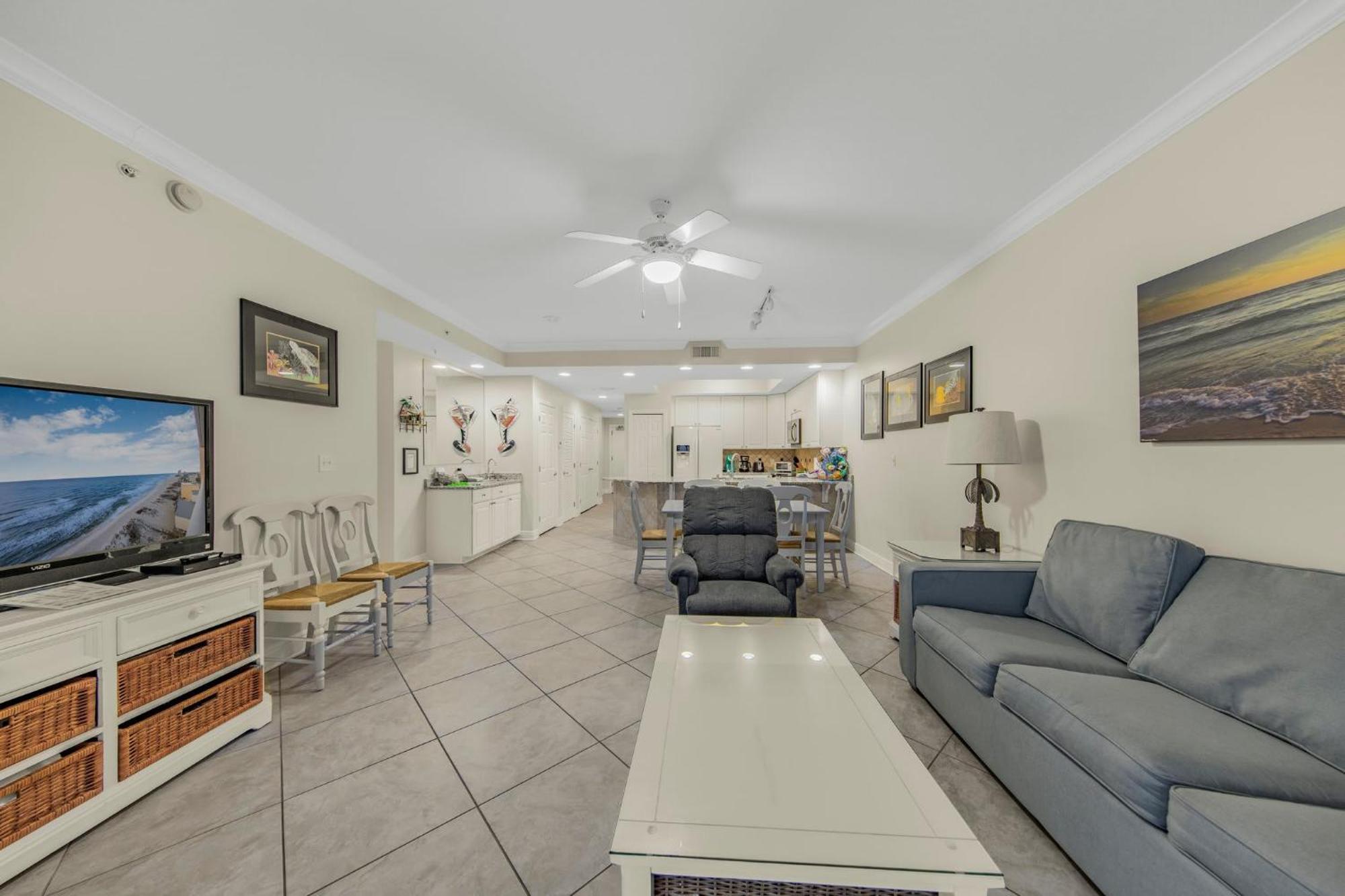 San Carlos 1604 By Collection
